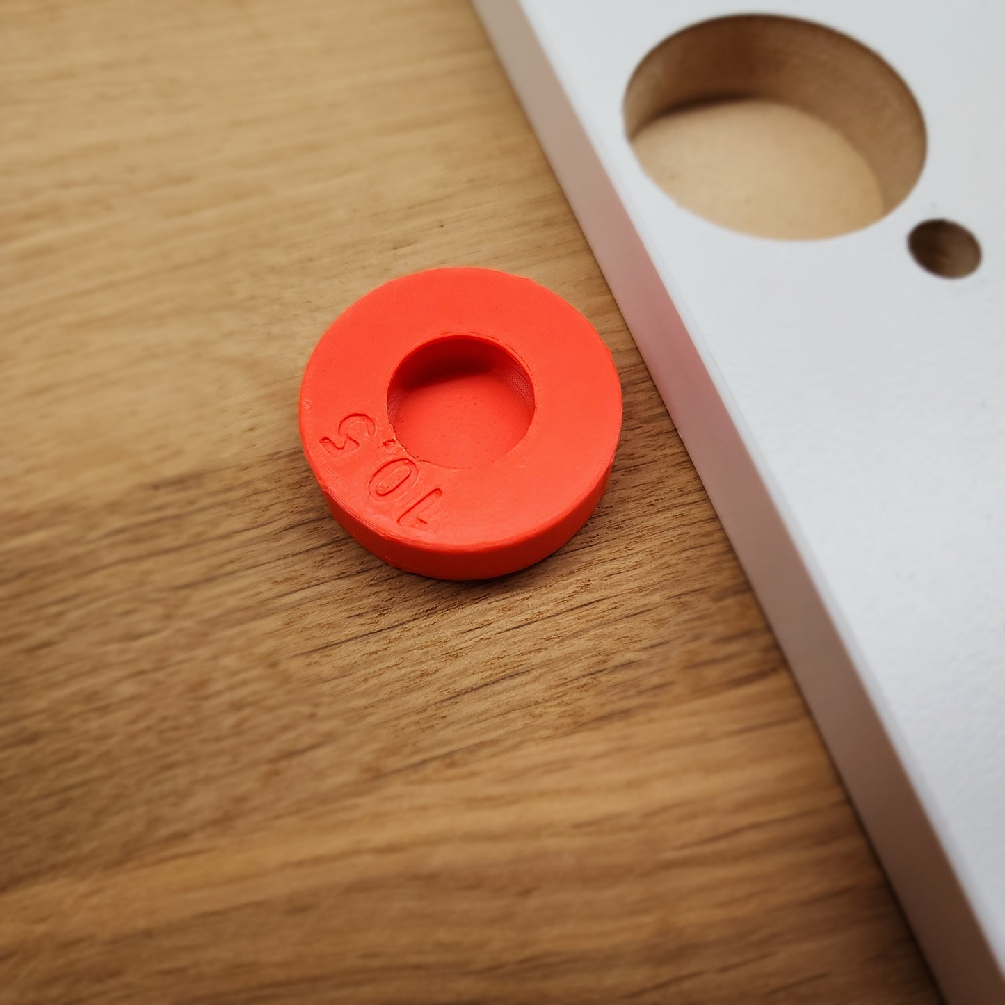 Hinge Puck (pack of 4)
